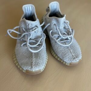 Adidas Yeezy 360 white/cream 5y 100% authentic